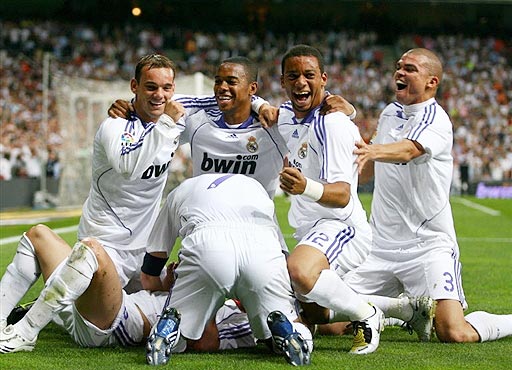 中俄古典式摔跤技术交流 七日切磋共促水平提升