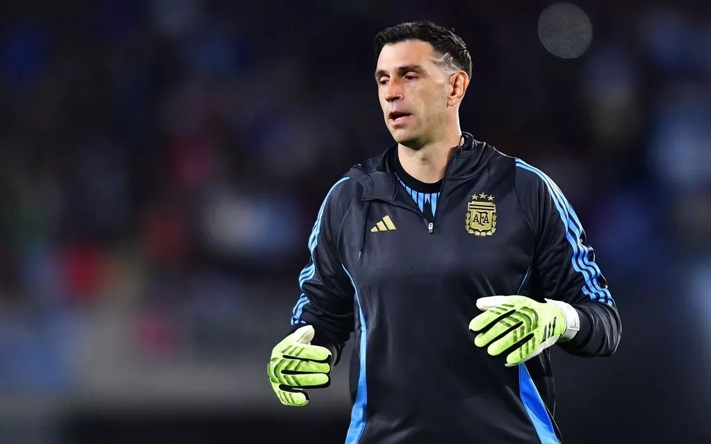 斯卢茨基：我们丢球后不得不加强进攻，这给了对手很多空间