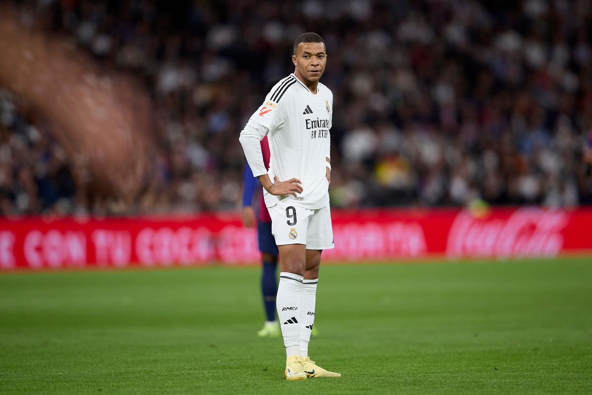 金州勇士巴特勒砍下24分10助攻，鹈鹕锡安25分，双方激烈对决。