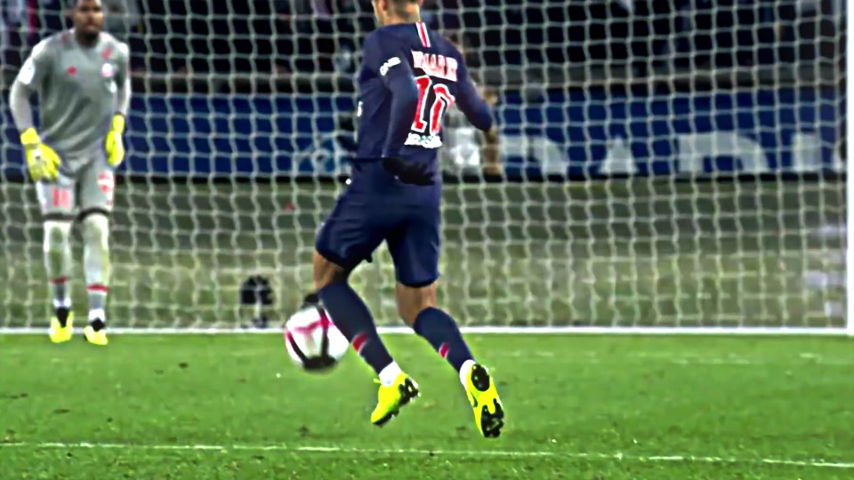 东体：足协曾考虑年初组织国足冬训，届时主教练也一并亮相