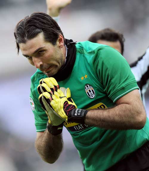 欧文突破防守连续得分