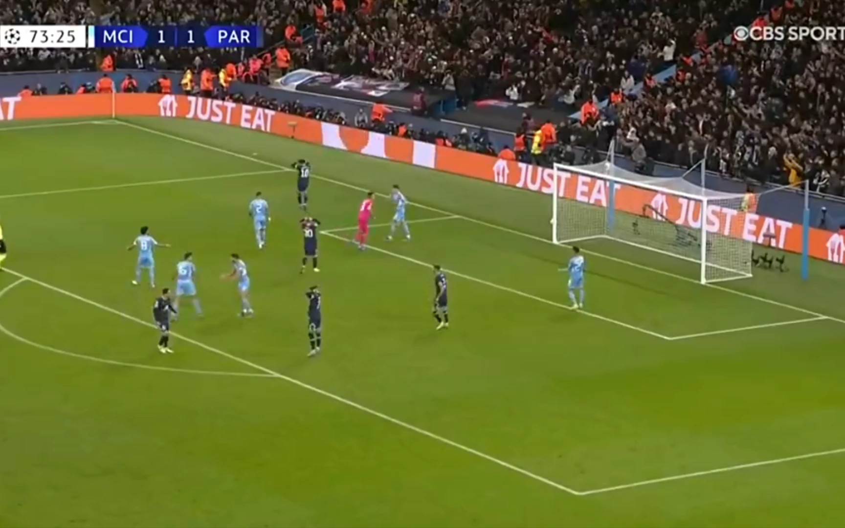 大连球迷给李昂留言寻求“信号”和“定心丸”，李昂点赞了